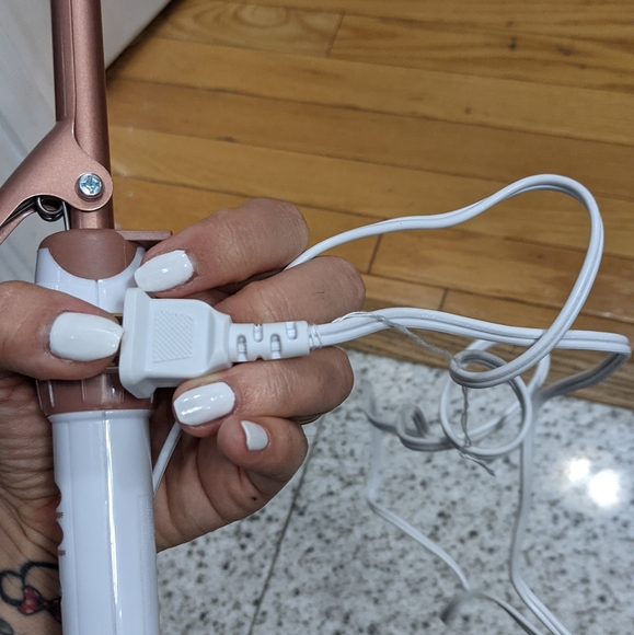 Conair 1/2 inch Curling iron - Picture 2 of 5